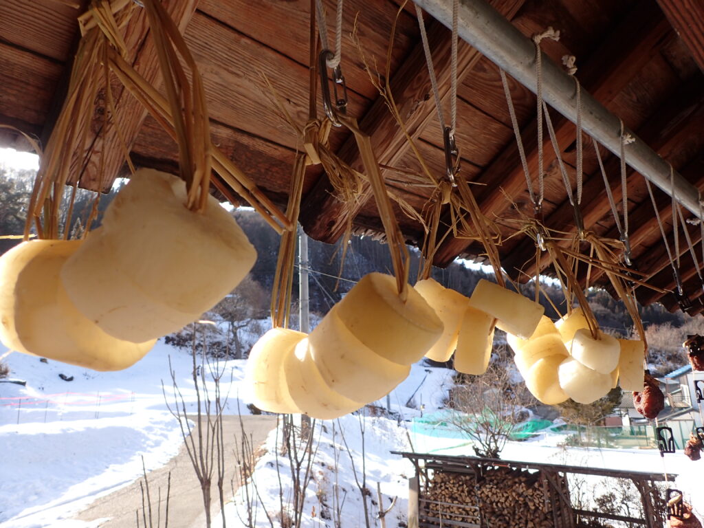 今年も凍み大根作りに取り掛かりました！